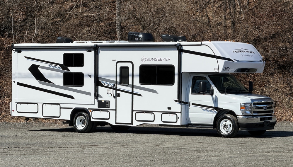 32′ Class C Motorhome for Rental at 84 RV Rentals