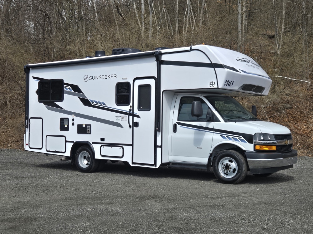24' Class C Motorhome for Rental at 84 RV Rentals