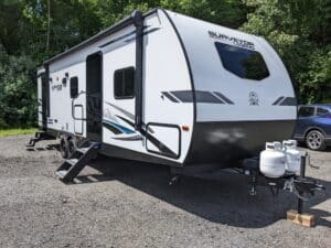 2023 FOREST RIVER 30' SURVEYOR LEGEND 276BHLE