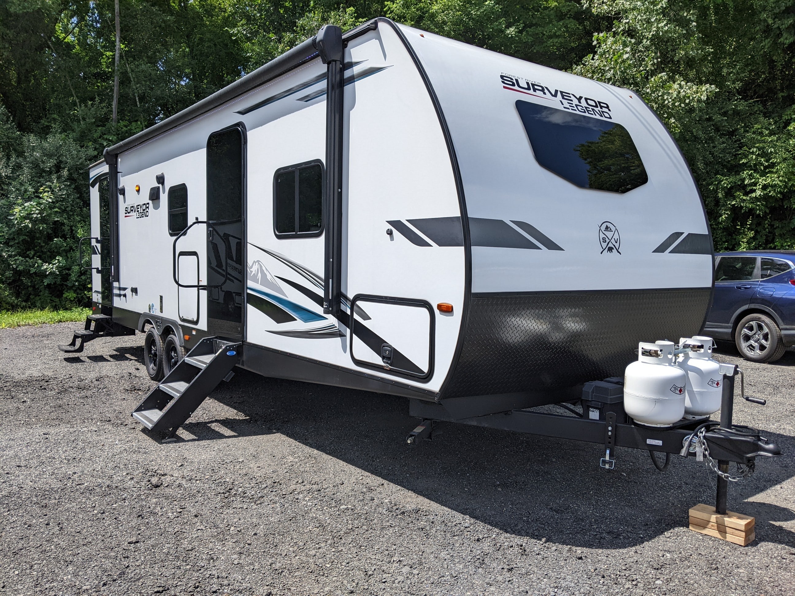 2023 FOREST RIVER 30' SURVEYOR LEGEND 276BHLE for Rental at 84 RV Rentals