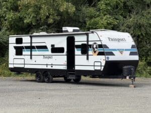 2025 33' Passport 284QB with 4 REAR BUNKS