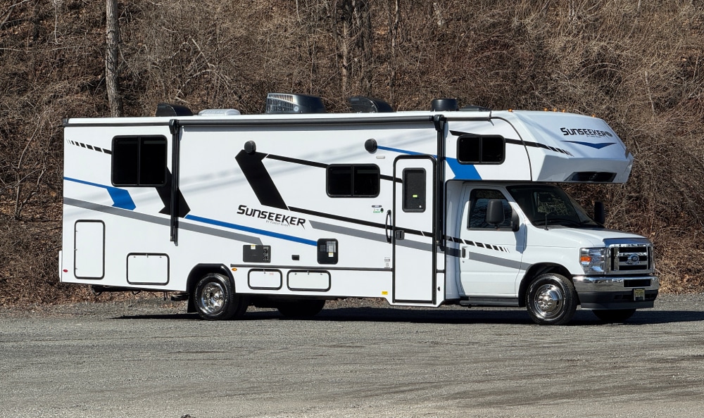 2025 FOREST RIVER 29' SUNSEEKER 2850SLE for Rental at 84 RV Rentals