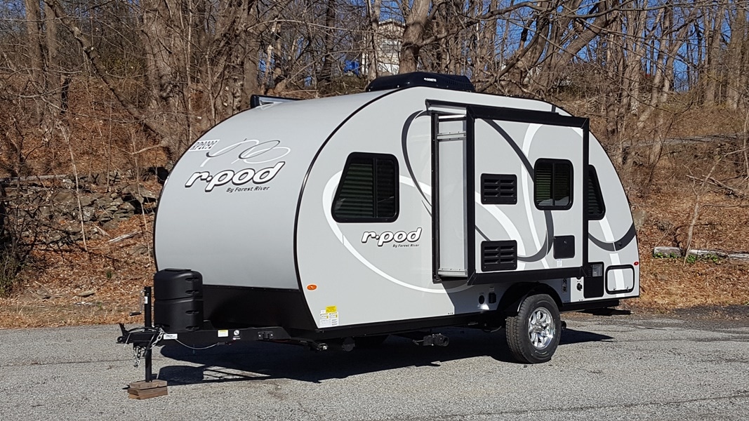 20′ Light Weight Travel Trailer For Rental