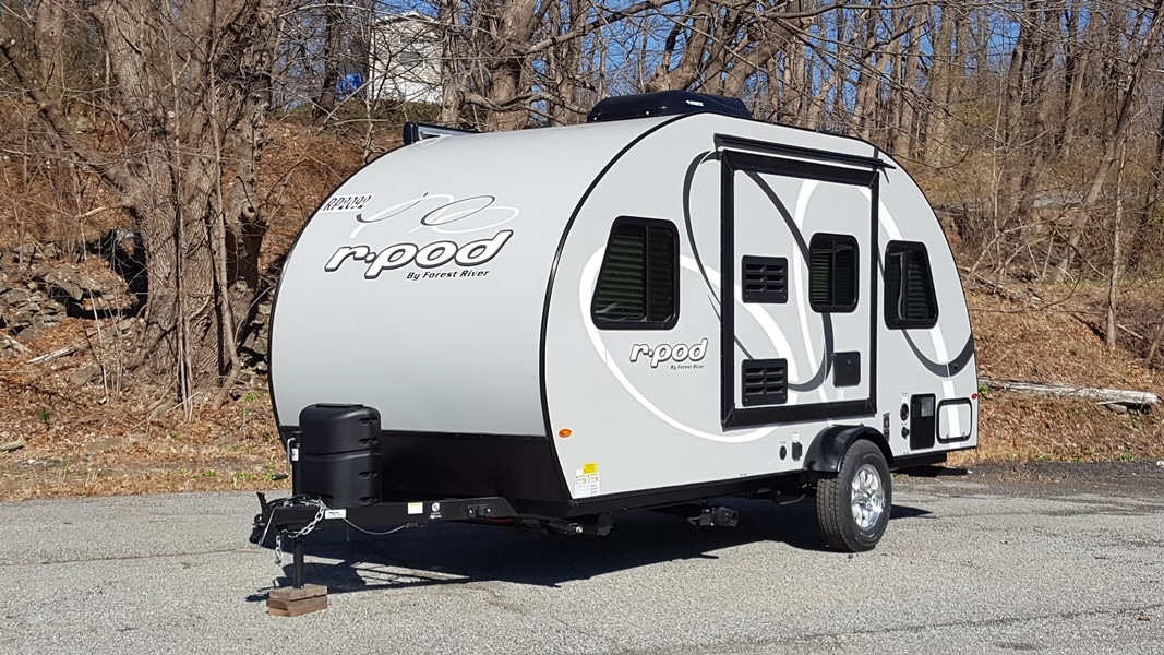 20′ Light Weight Travel Trailer | For Rental