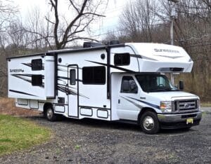 2024 FOREST RIVER 32' SUNSEEKER 3250SLE