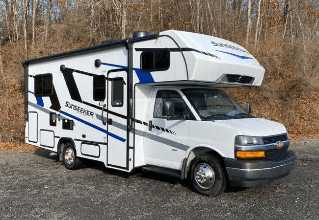 24' Class C Motorhome for Rental at 84 RV Rentals