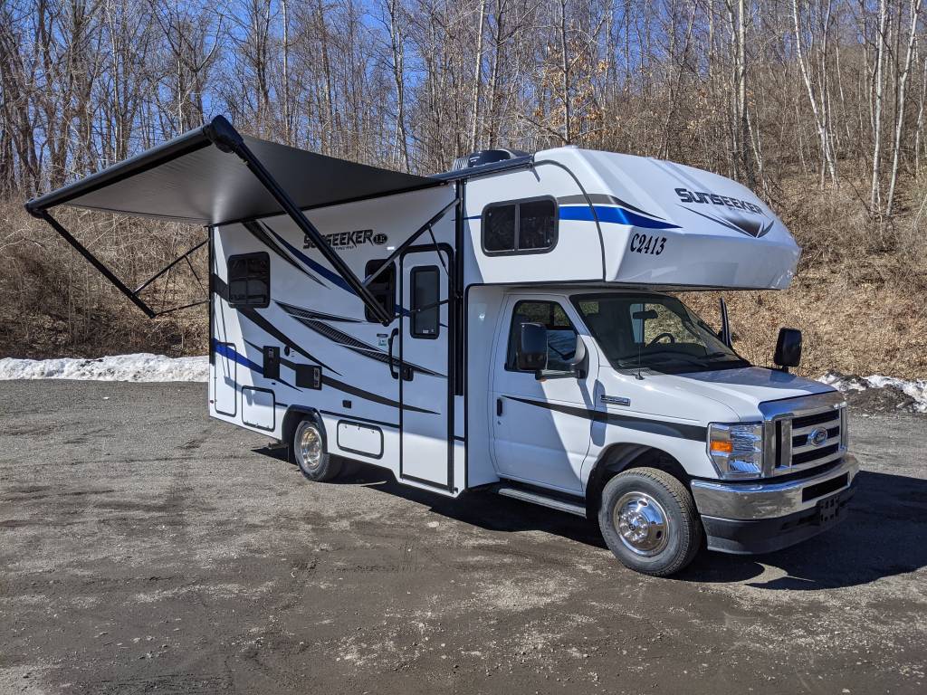 2022 24' Sunseeker 2350 for Rental at 84 RV Rentals