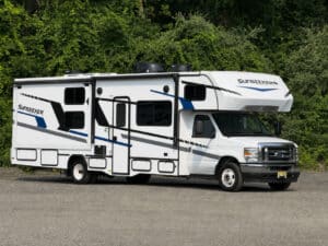 2025 FOREST RIVER 32' SUNSEEKER 3250SLE