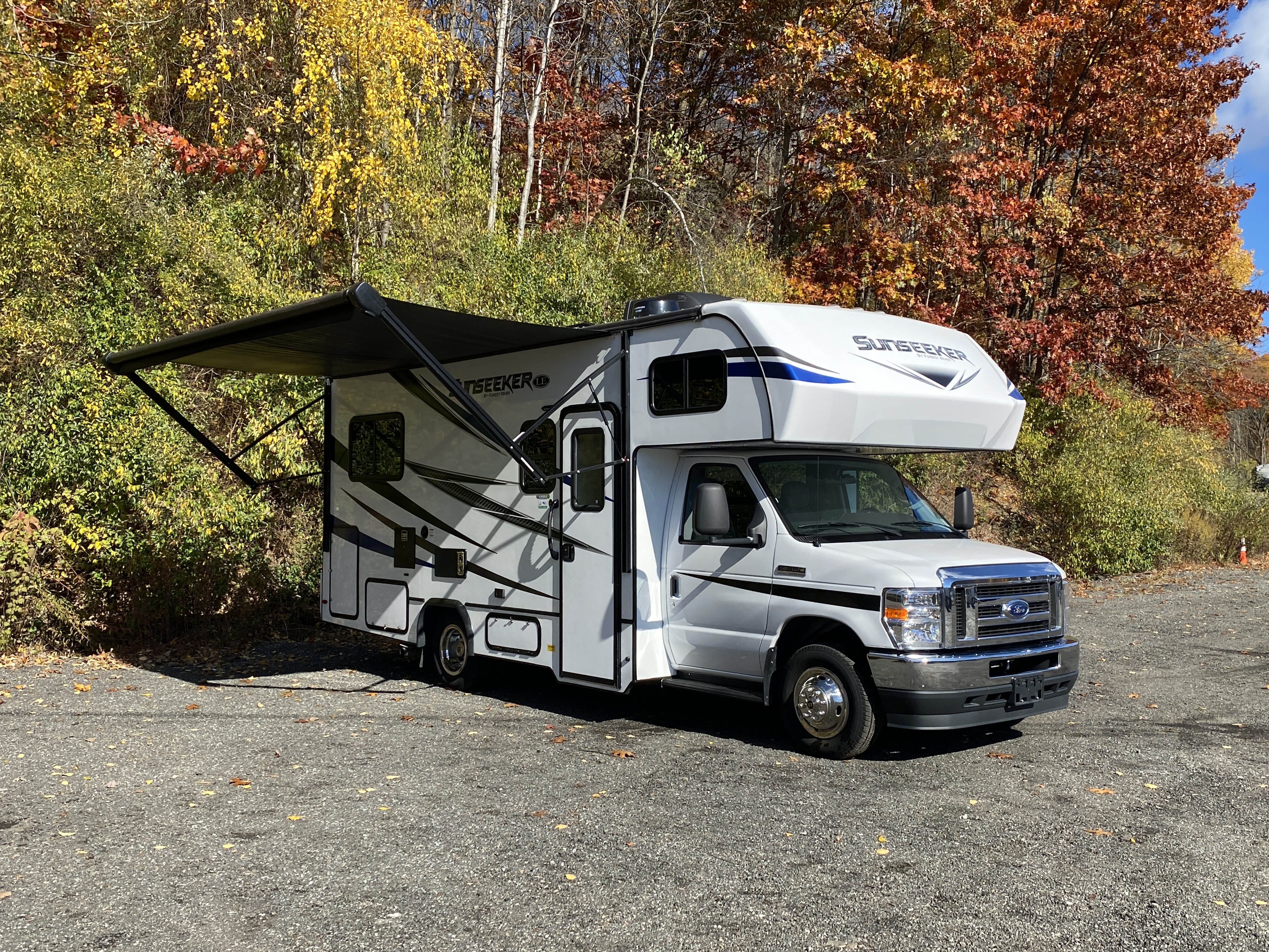 2022 24' Sunseeker 2350 for Rental at 84 RV Rentals