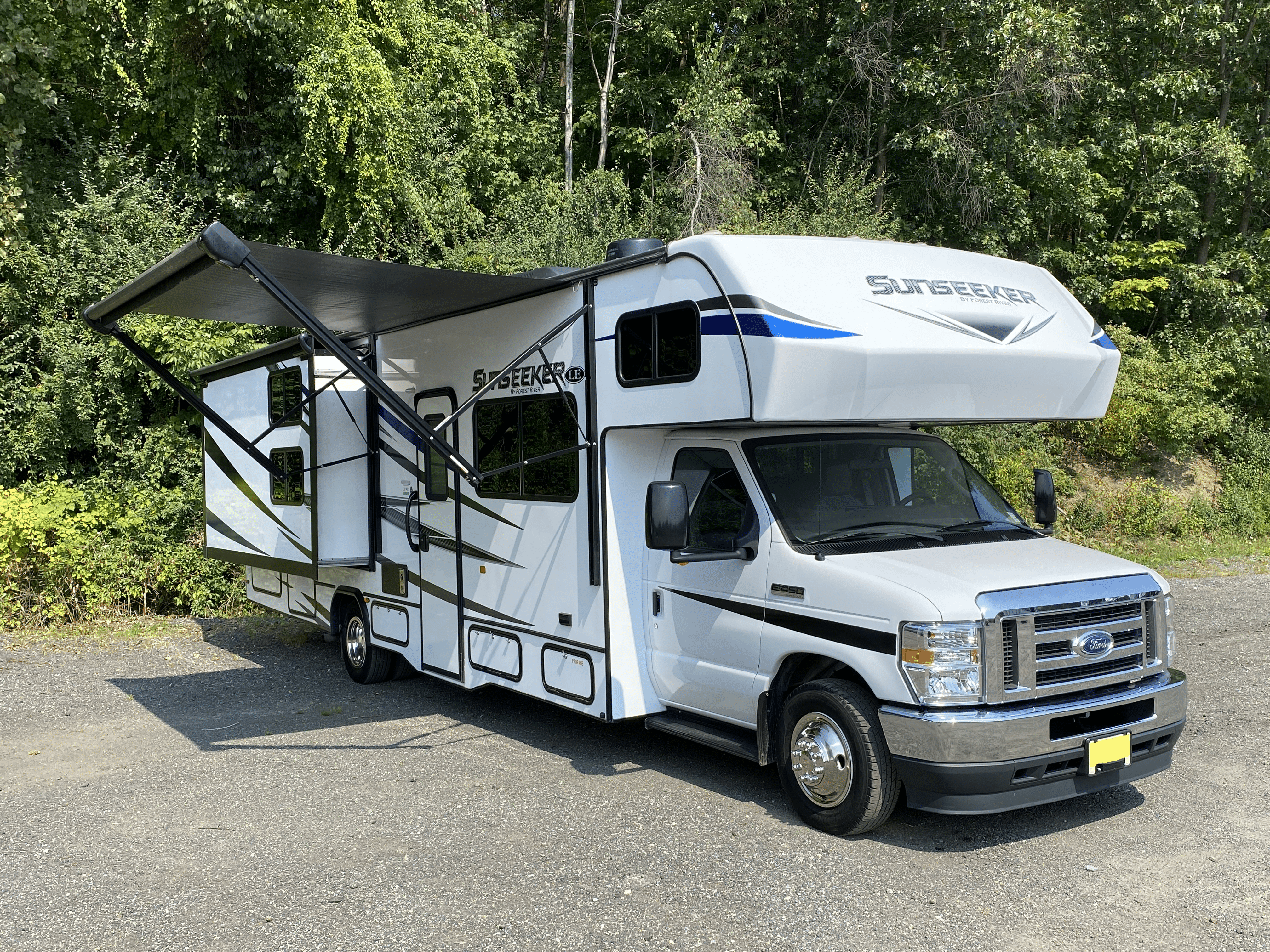 2022 FOREST RIVER SUNSEEKER 3250SLEF for Rental at 84 RV Rentals