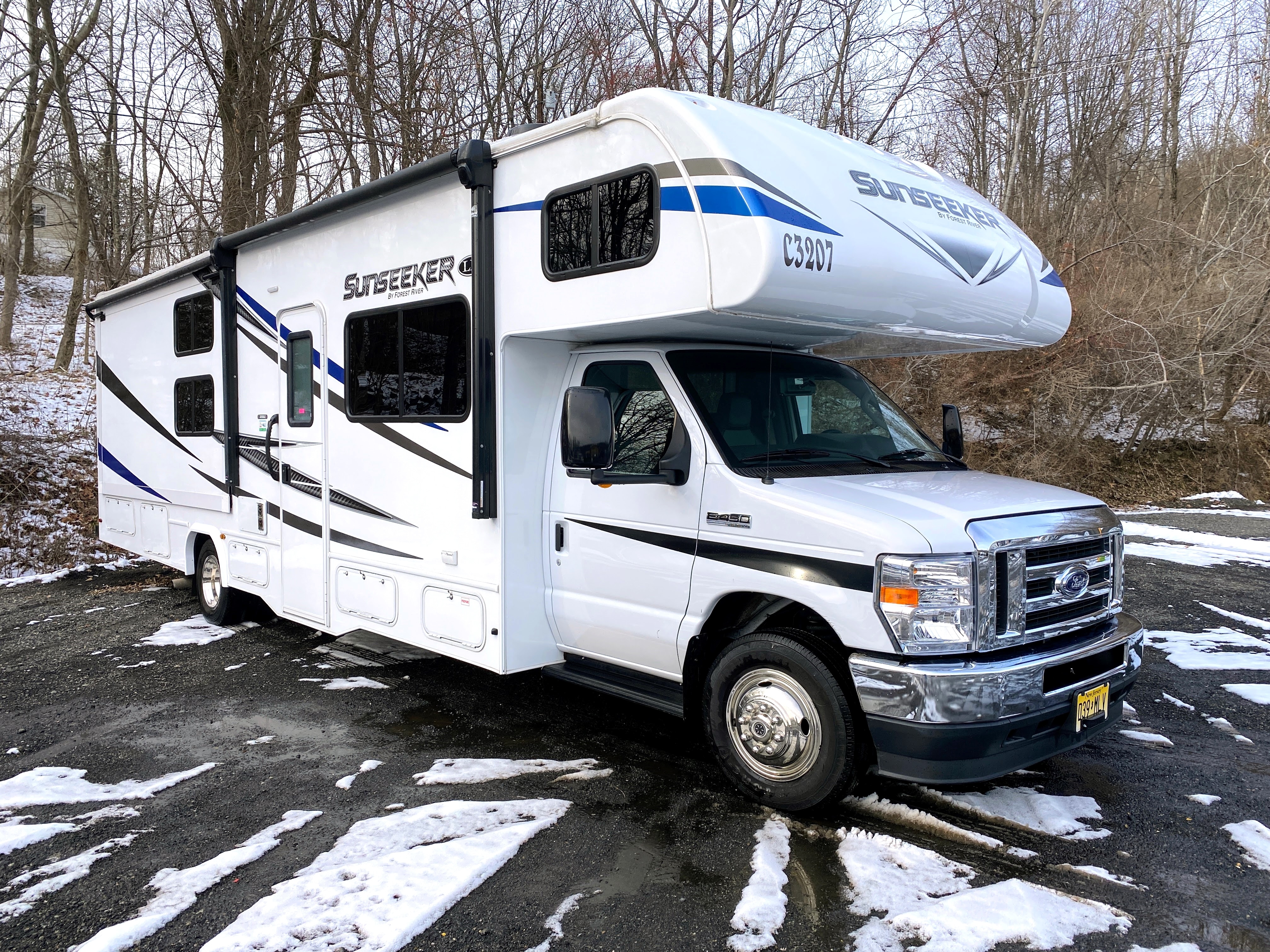 2021 32' Sunseeker 3250 for Rental at 84 RV Rentals