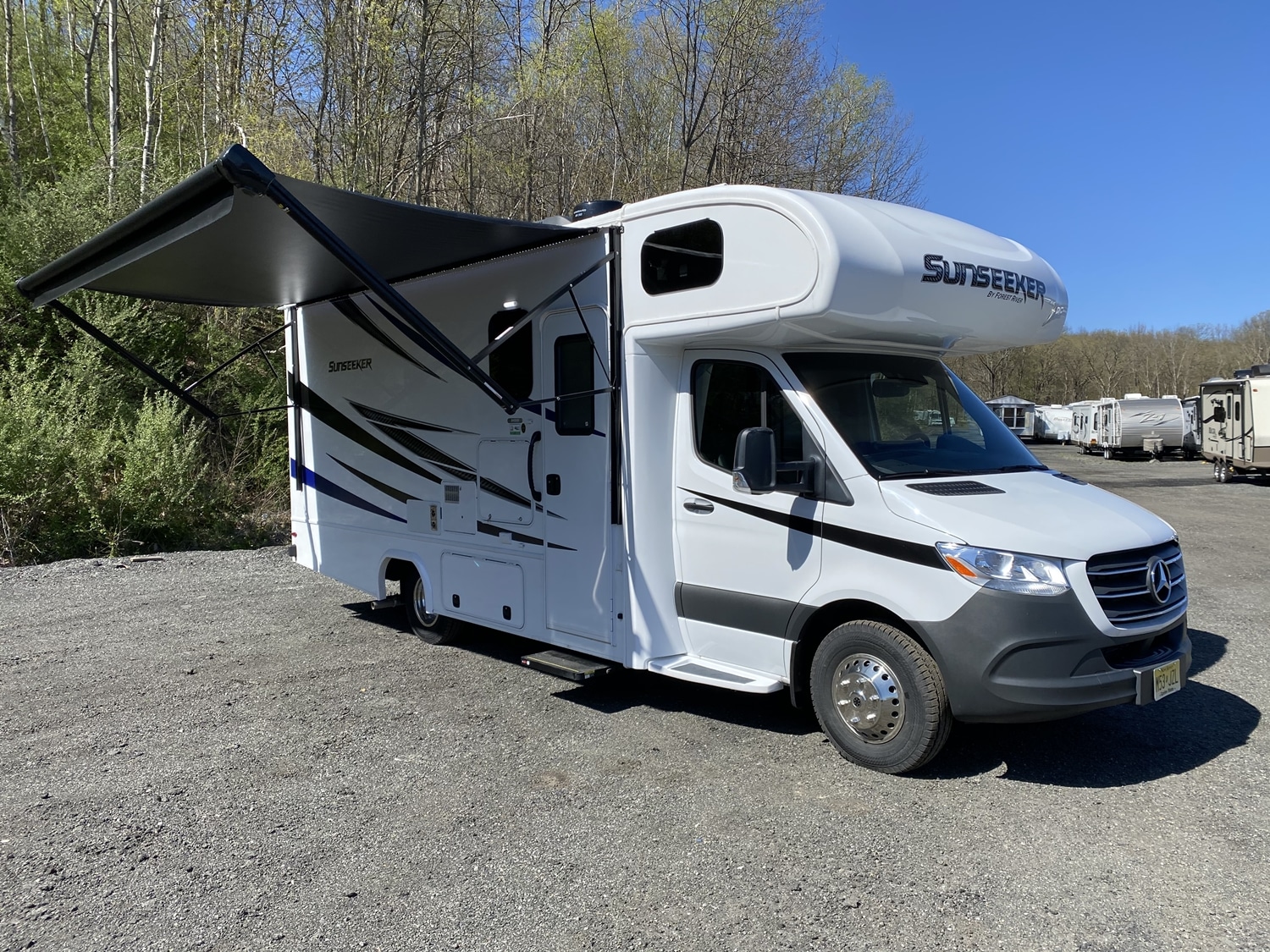 25′ Class C Mercedes Motorhome for Rental at 84 RV Rentals