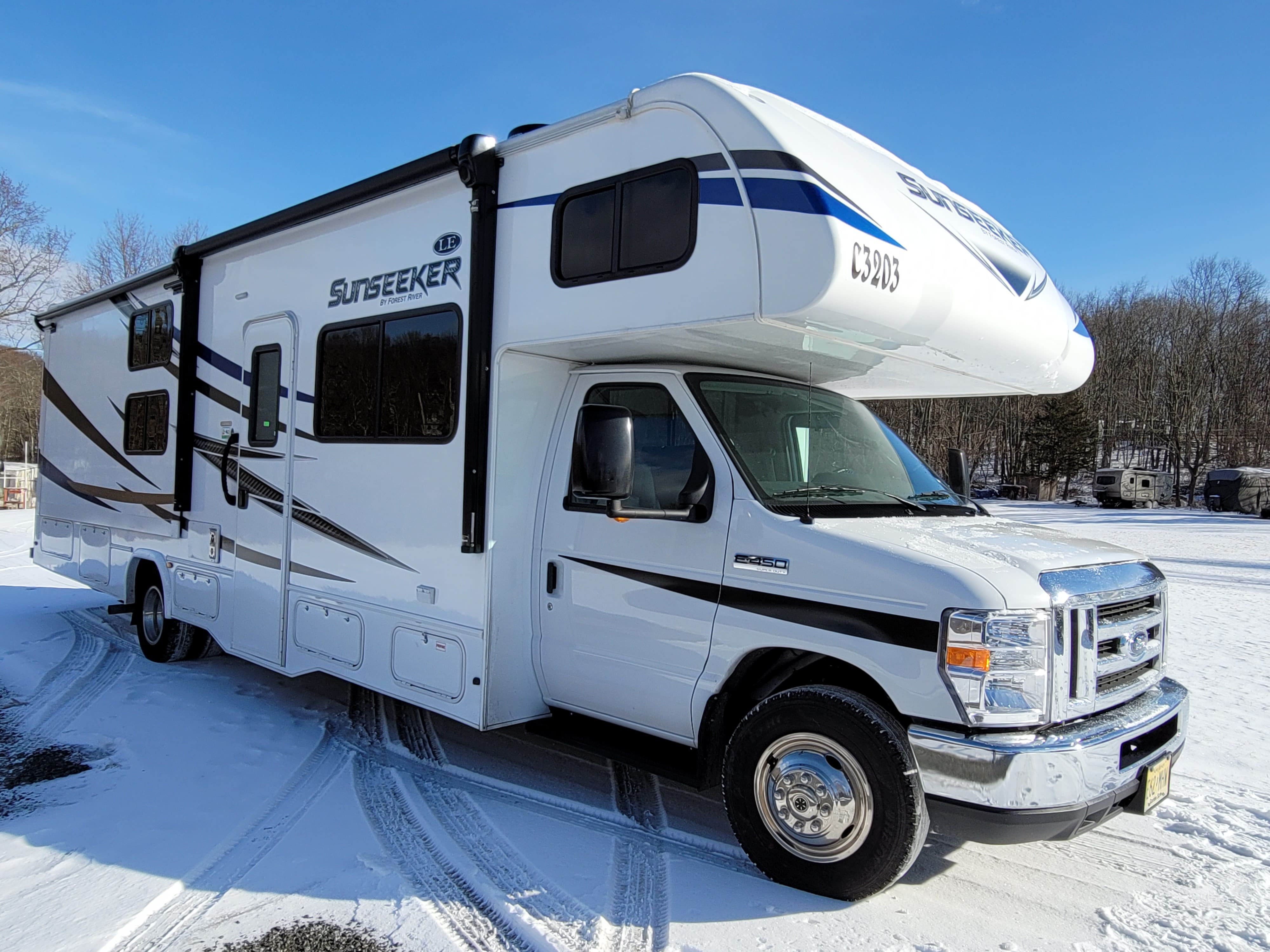 2021 32' Sunseeker 3250 for Rental at 84 RV Rentals